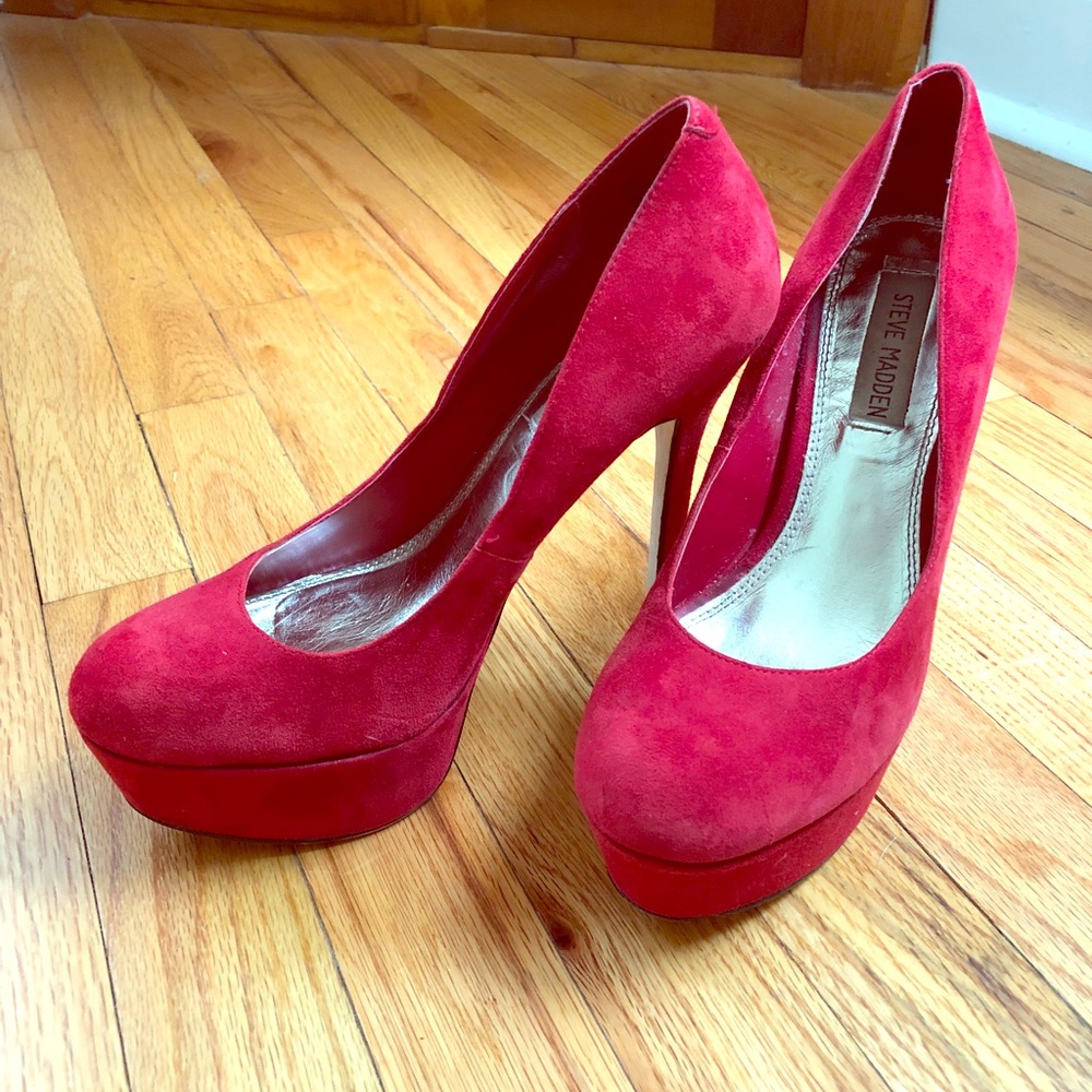 Steve Madden red suede pumps